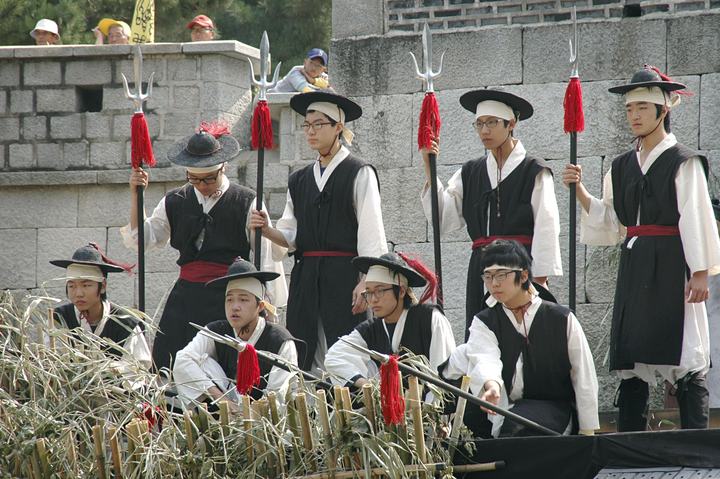 야외 역사재현극 – 군사들